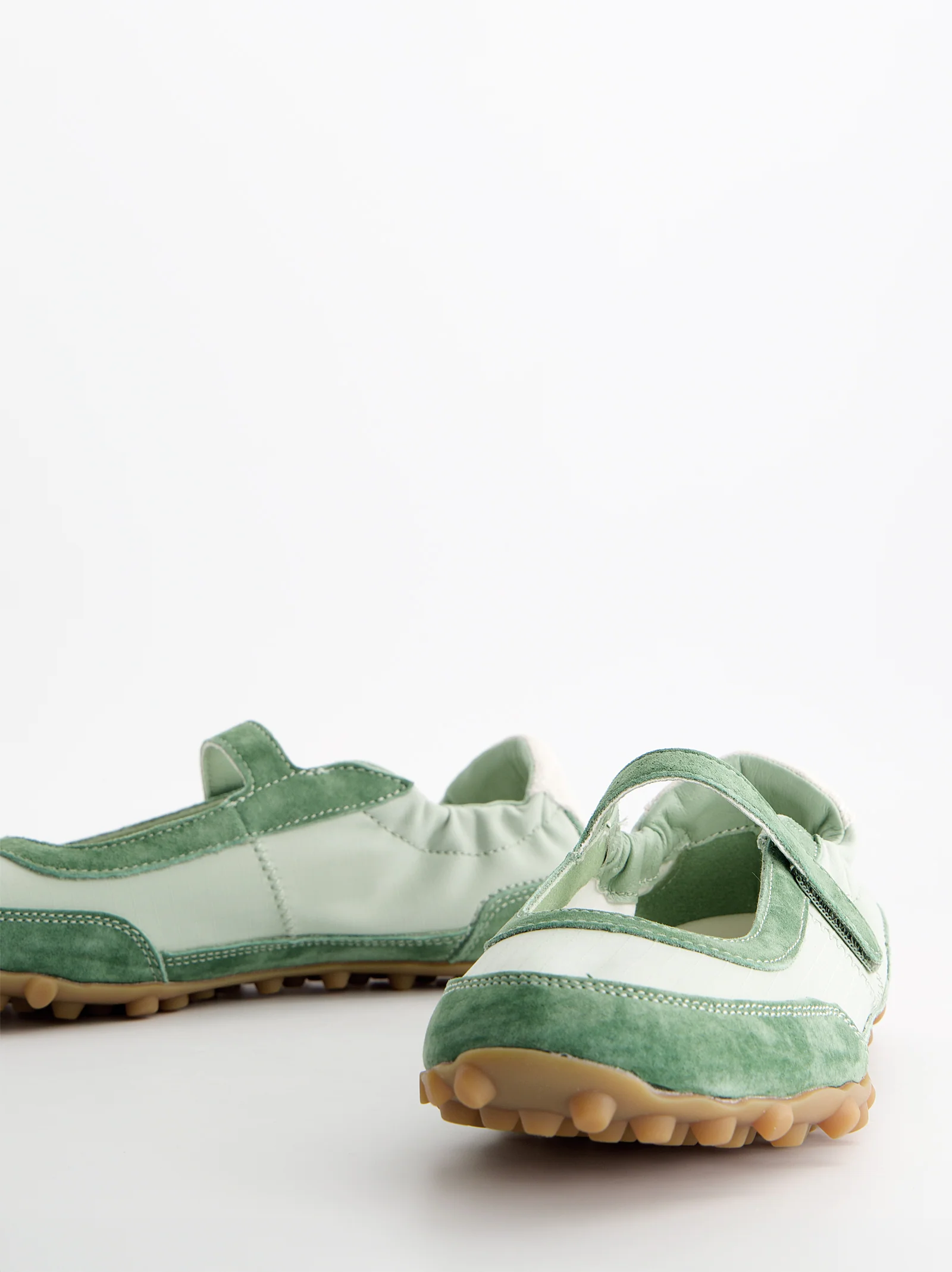 Bailarinas deportivas fruncidas de ante - Krown - Image 2