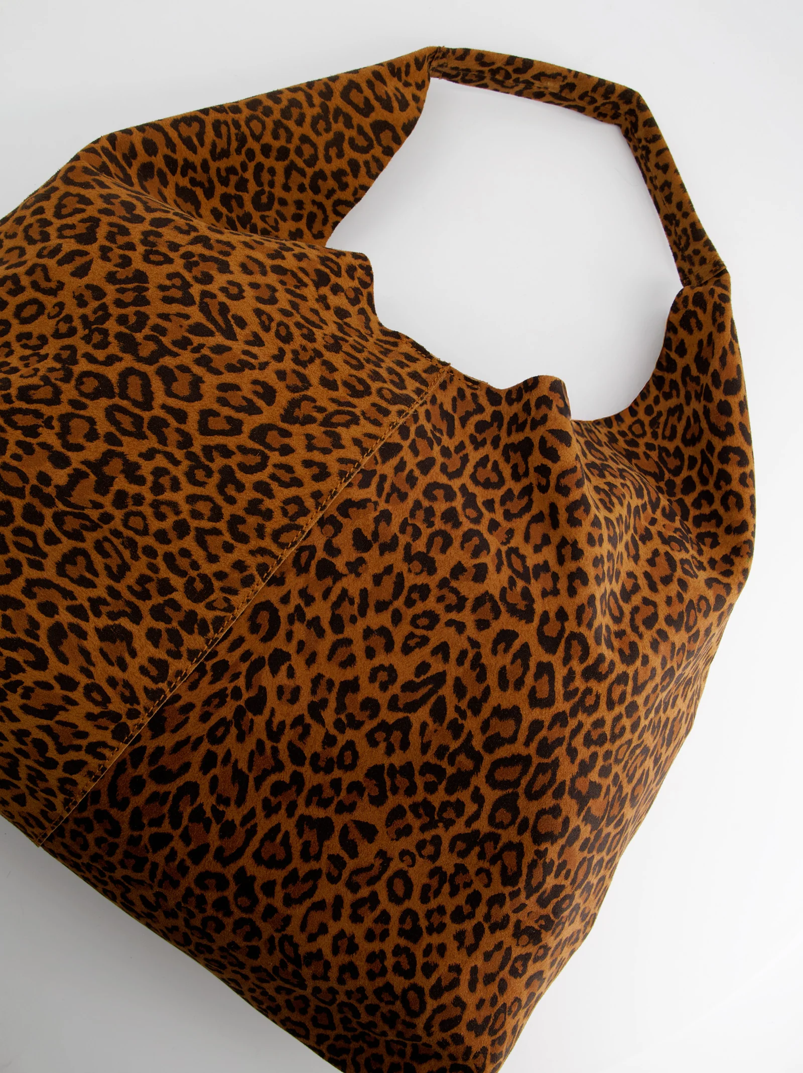 Bolso hobo de piel animal print - Fede Maxi - Image 4