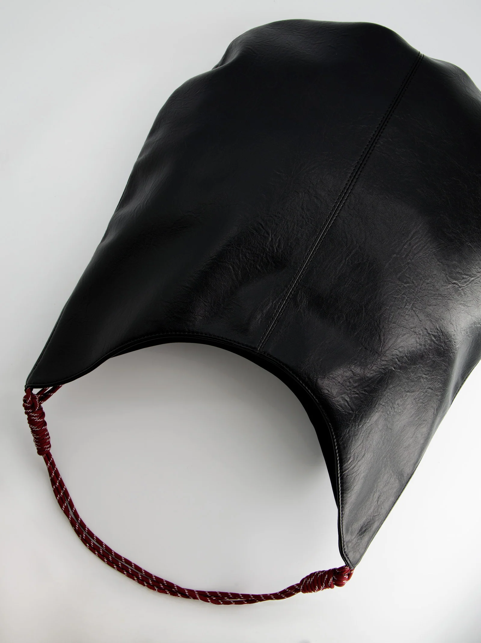 Bolso negro hobo efecto piel - ULK Oluv - Image 4