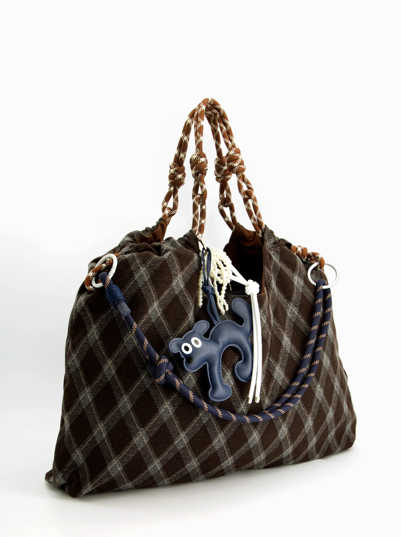 Bolso tote a cuadros con charms - ULK Rever - Image 4
