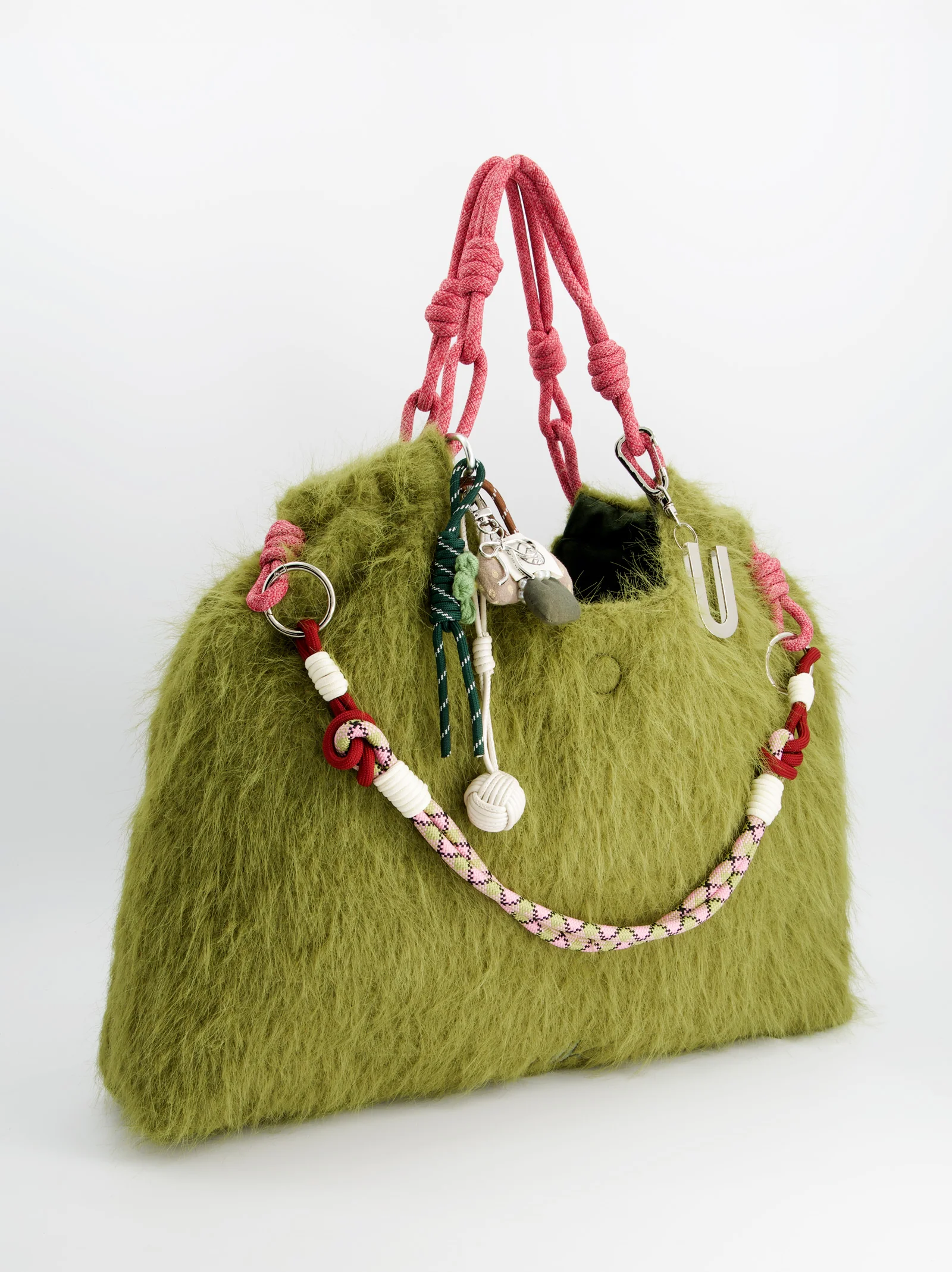 Bolso tote de pelo con charms - ULK Fuzzy - Image 3