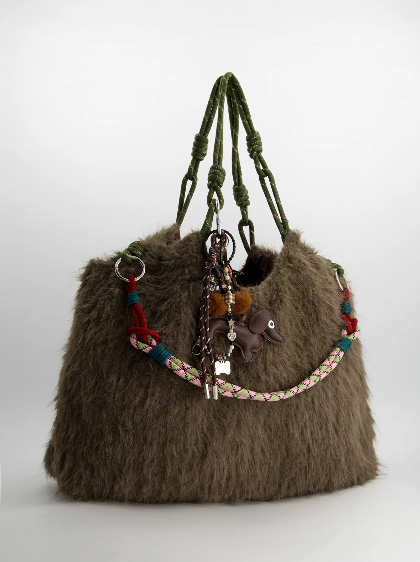Bolso tote de pelo con charms - Fuzzy - Image 3