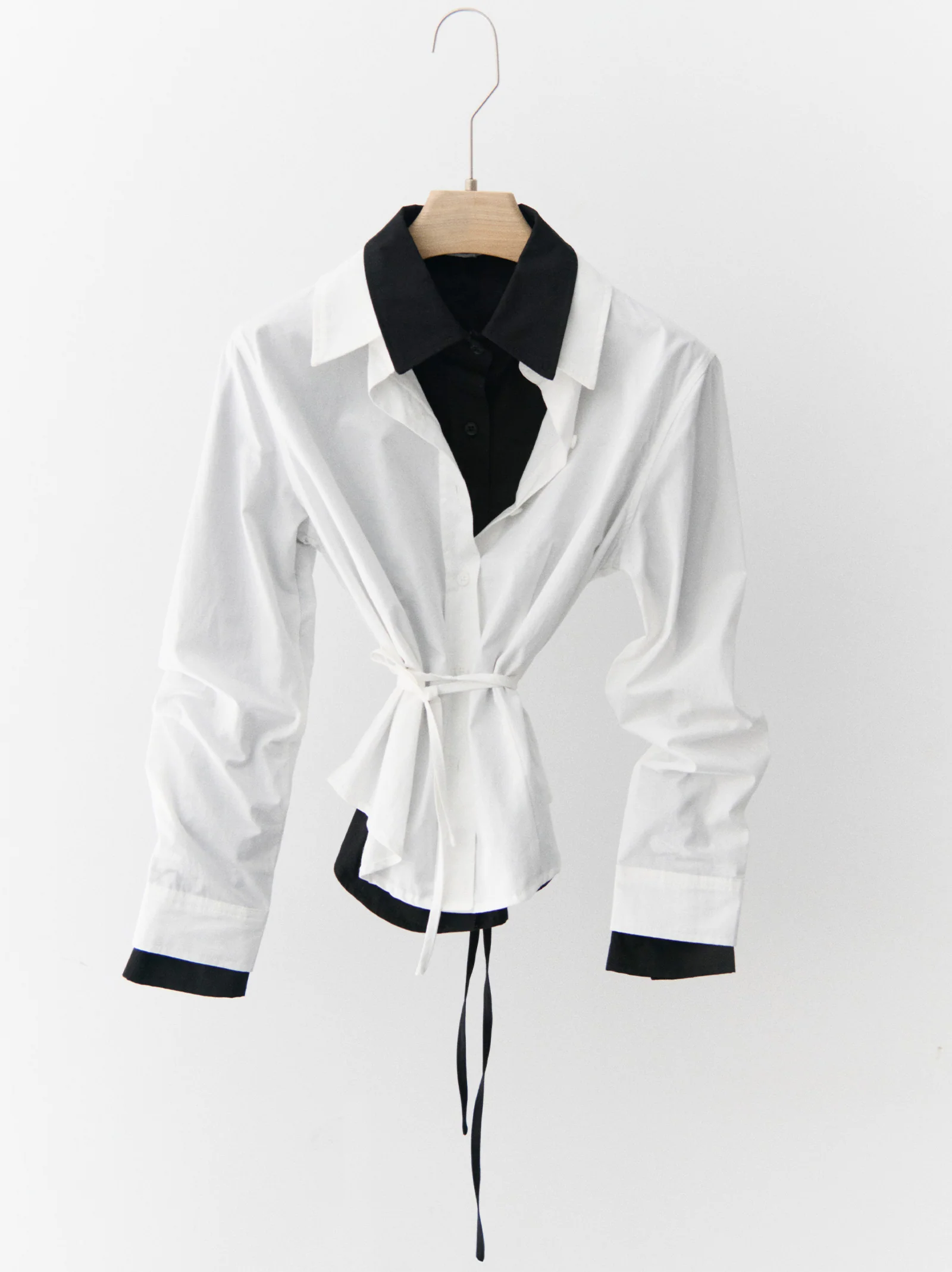 Camisa blanca con ajuste trasero - Mirae - Image 3
