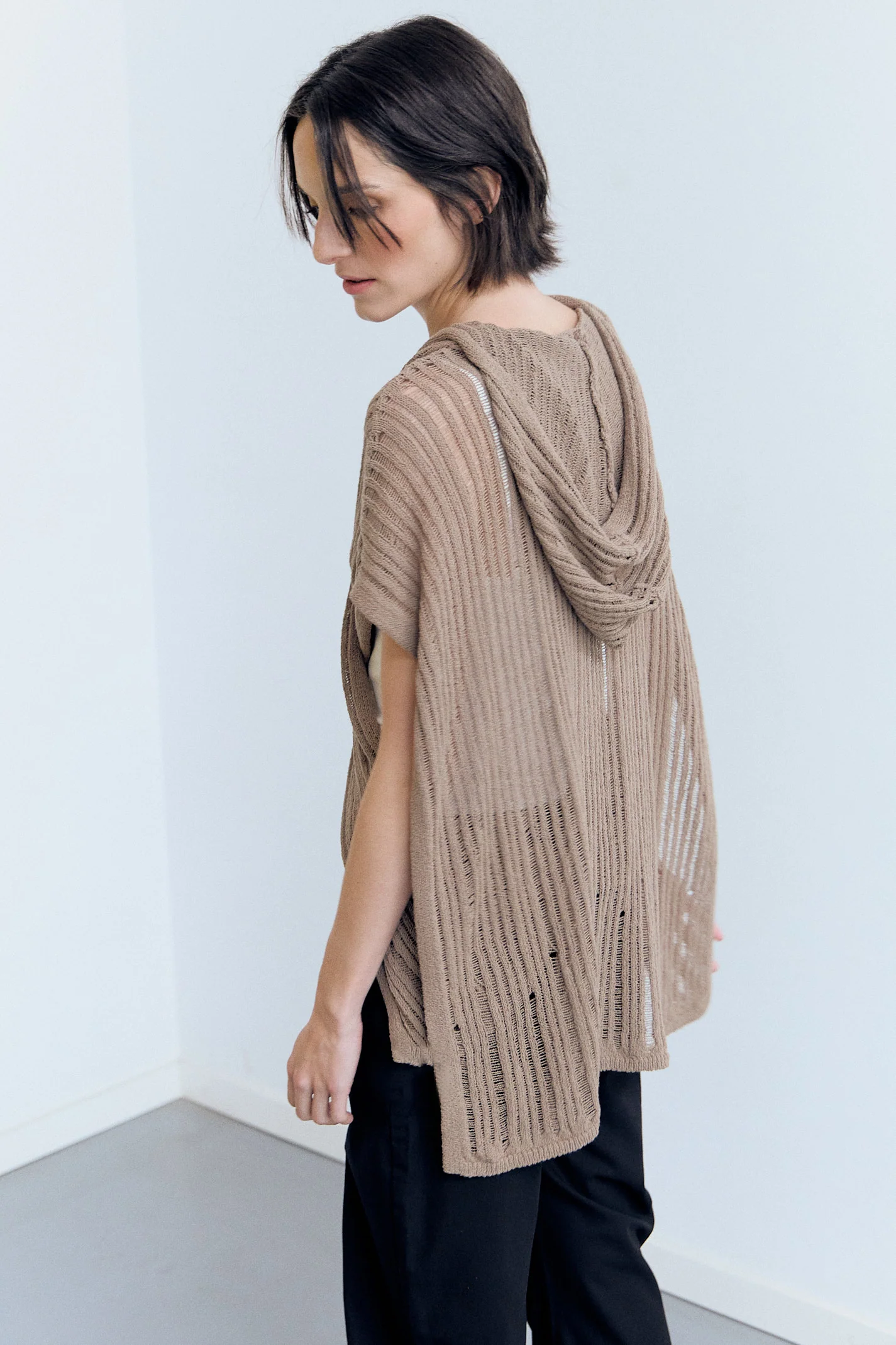 Capa-cardigan de punto multiposición con capucha - Venus - Image 3