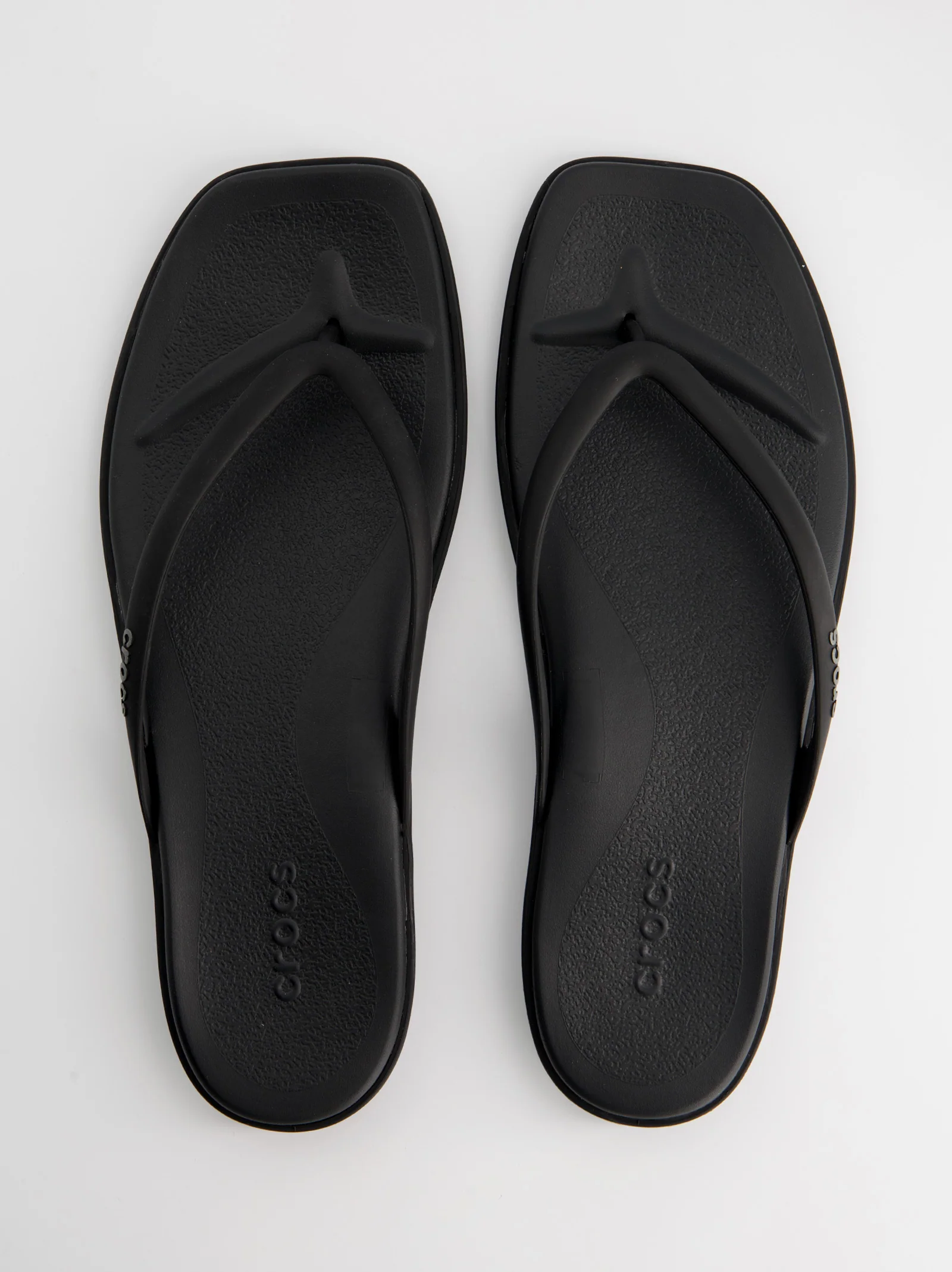 Chanclas de goma negras con punta cuadrada - Crocs Miami Flip - Image 3
