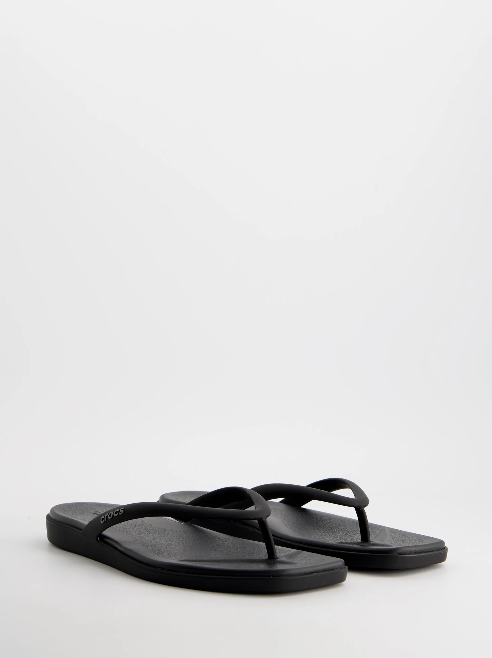 Chanclas de goma negras con punta cuadrada - Crocs Miami Flip - Image 5