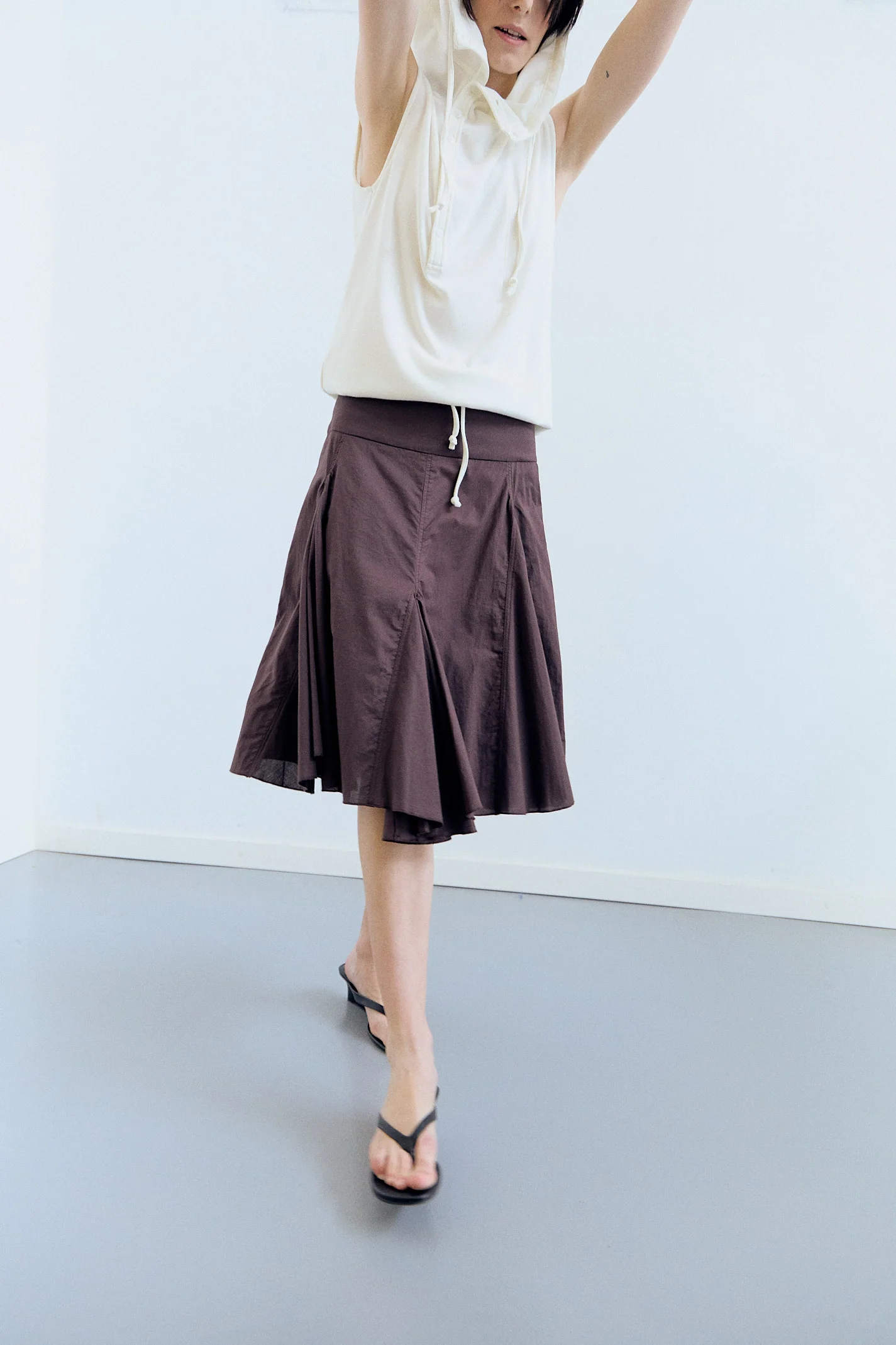 Falda midi con pliegues de vuelo - Carrie - Image 3