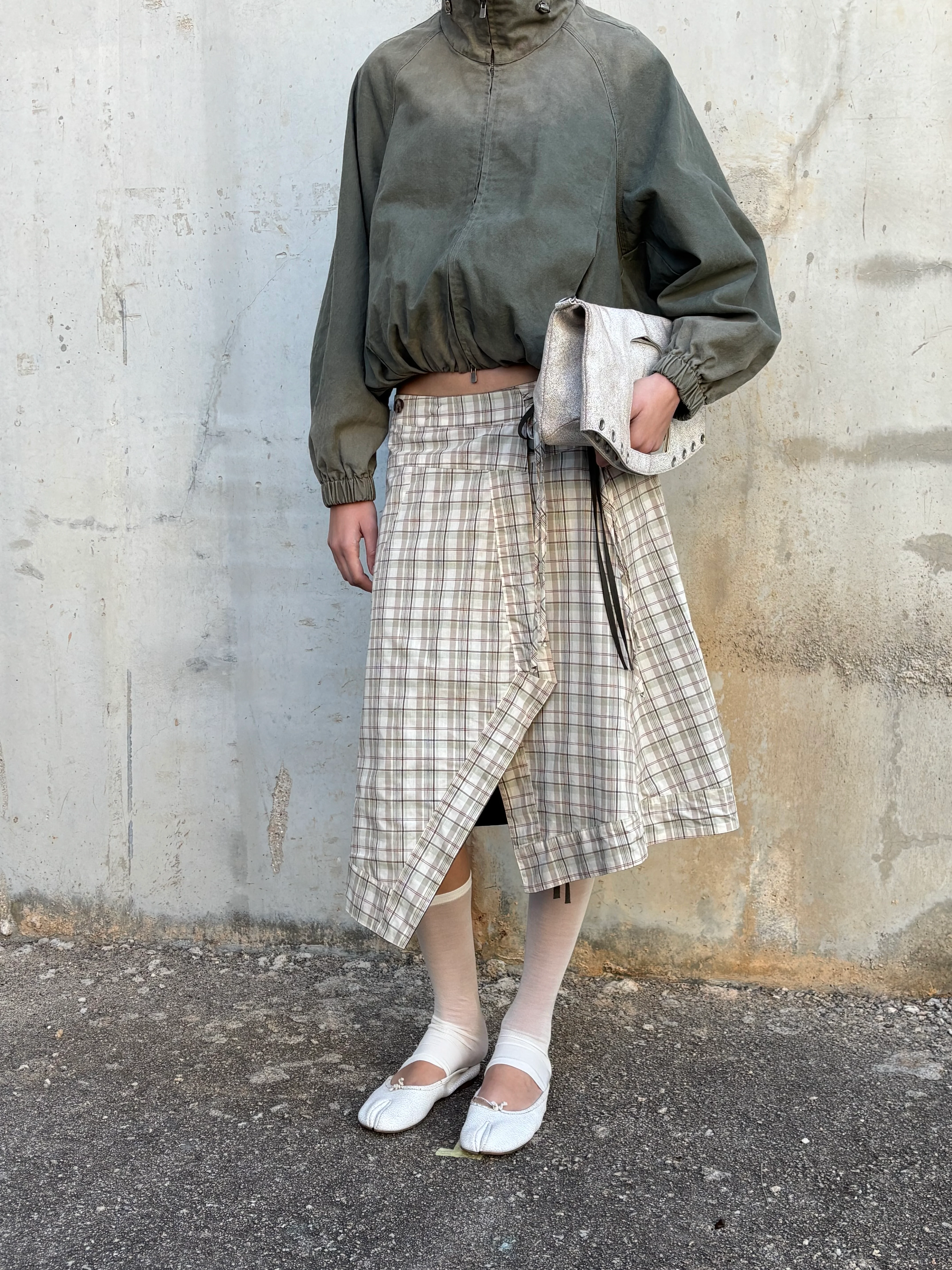 Falda midi reversible de corte asimétrico - Elan - Image 2