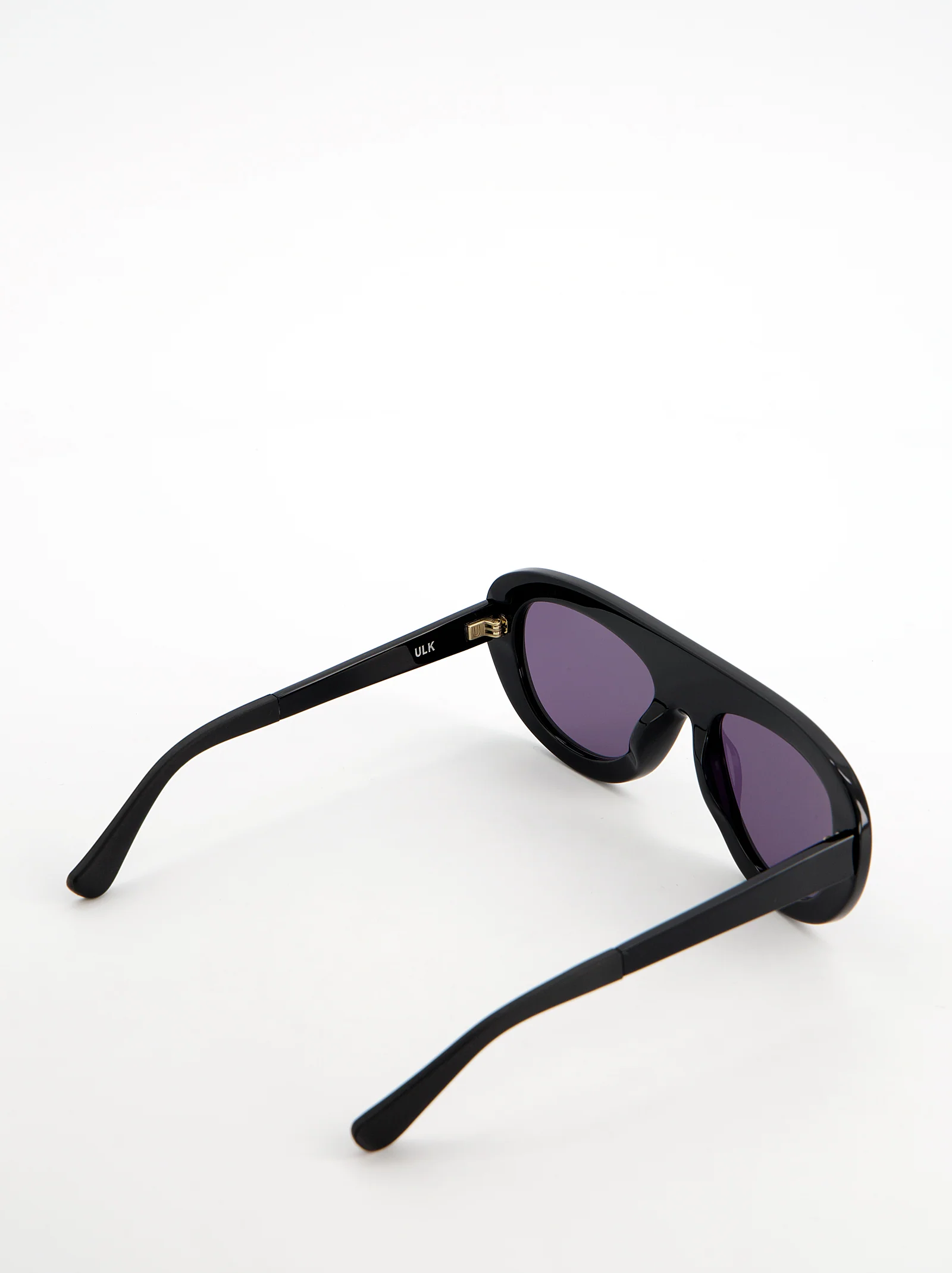 Gafas de sol negras envolventes con lente violeta - Brera - Image 3