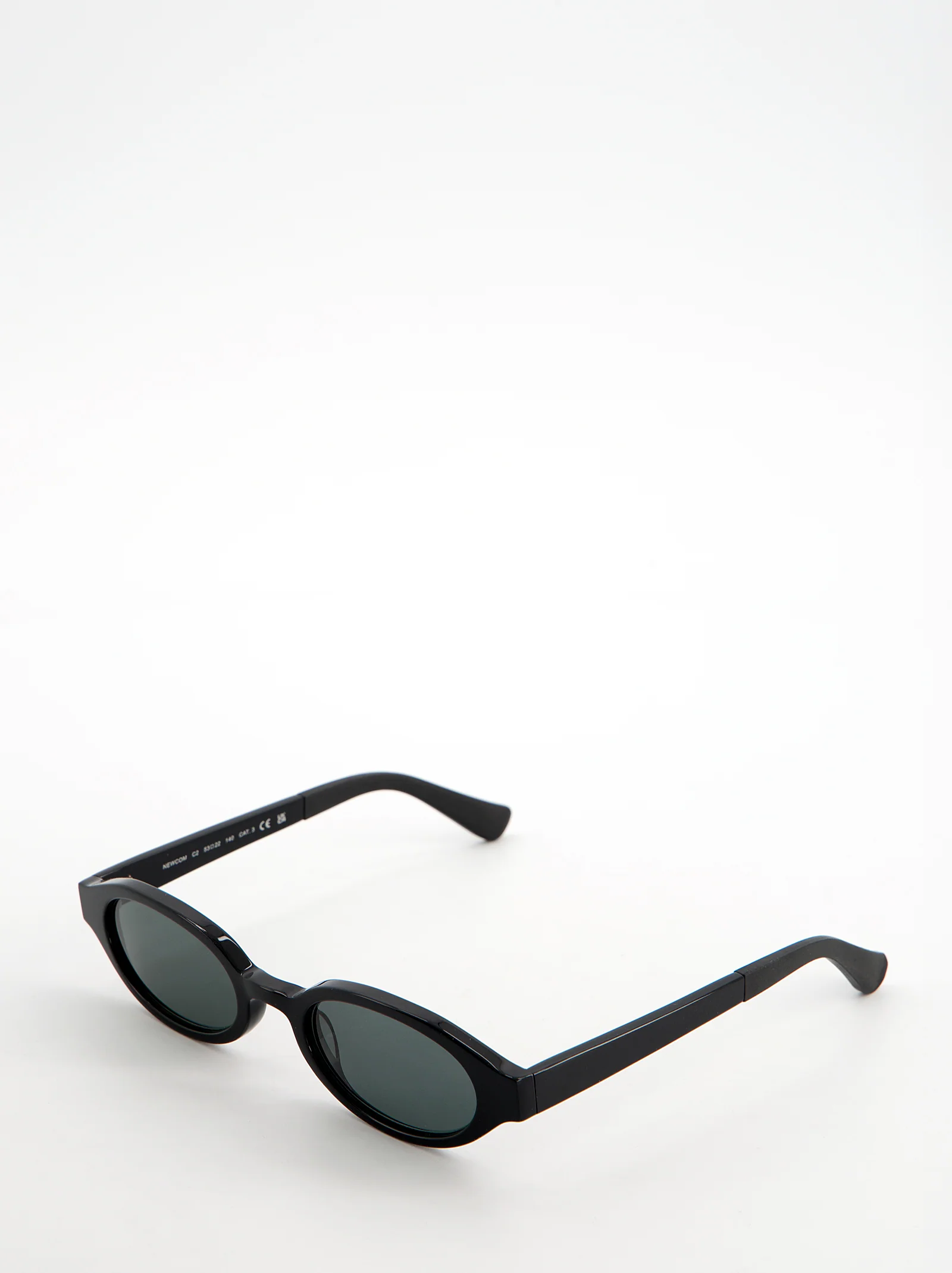 Gafas de sol ovaladas negras con lente verde - Newcom - Image 3