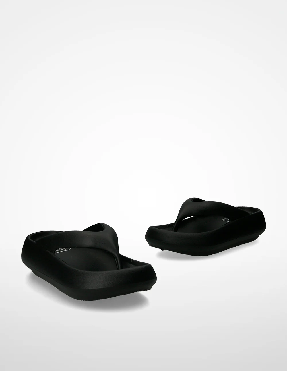 Gang by Ulanka Reid - Chanclas - Image 3