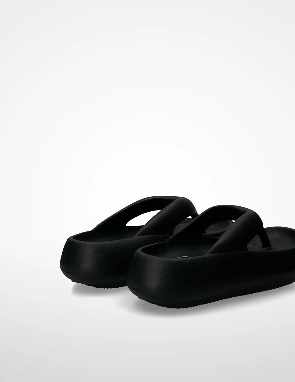 Gang by Ulanka Reid - Chanclas - Image 4