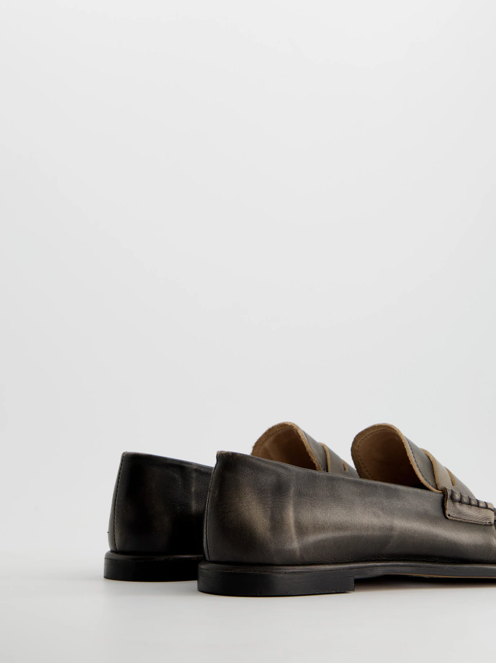 Mocasines de piel efecto desgastado - Kassai - Image 5