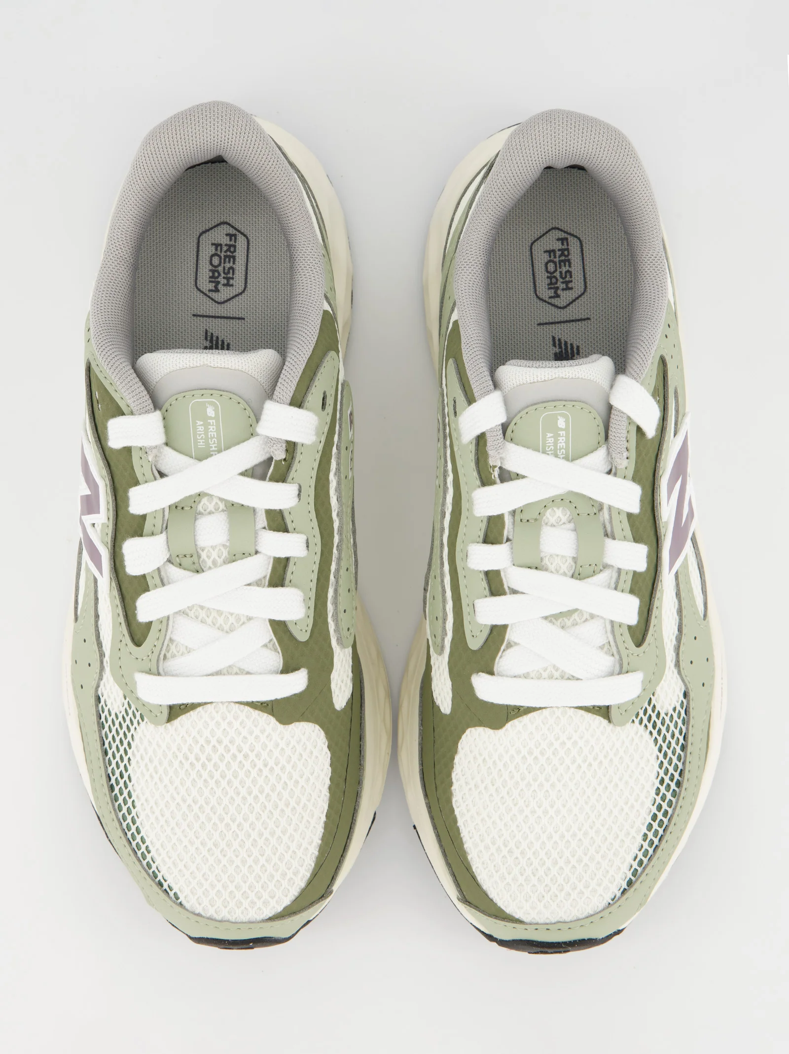New Balance Arishi - Zapatillas verdes de mujer - Image 2