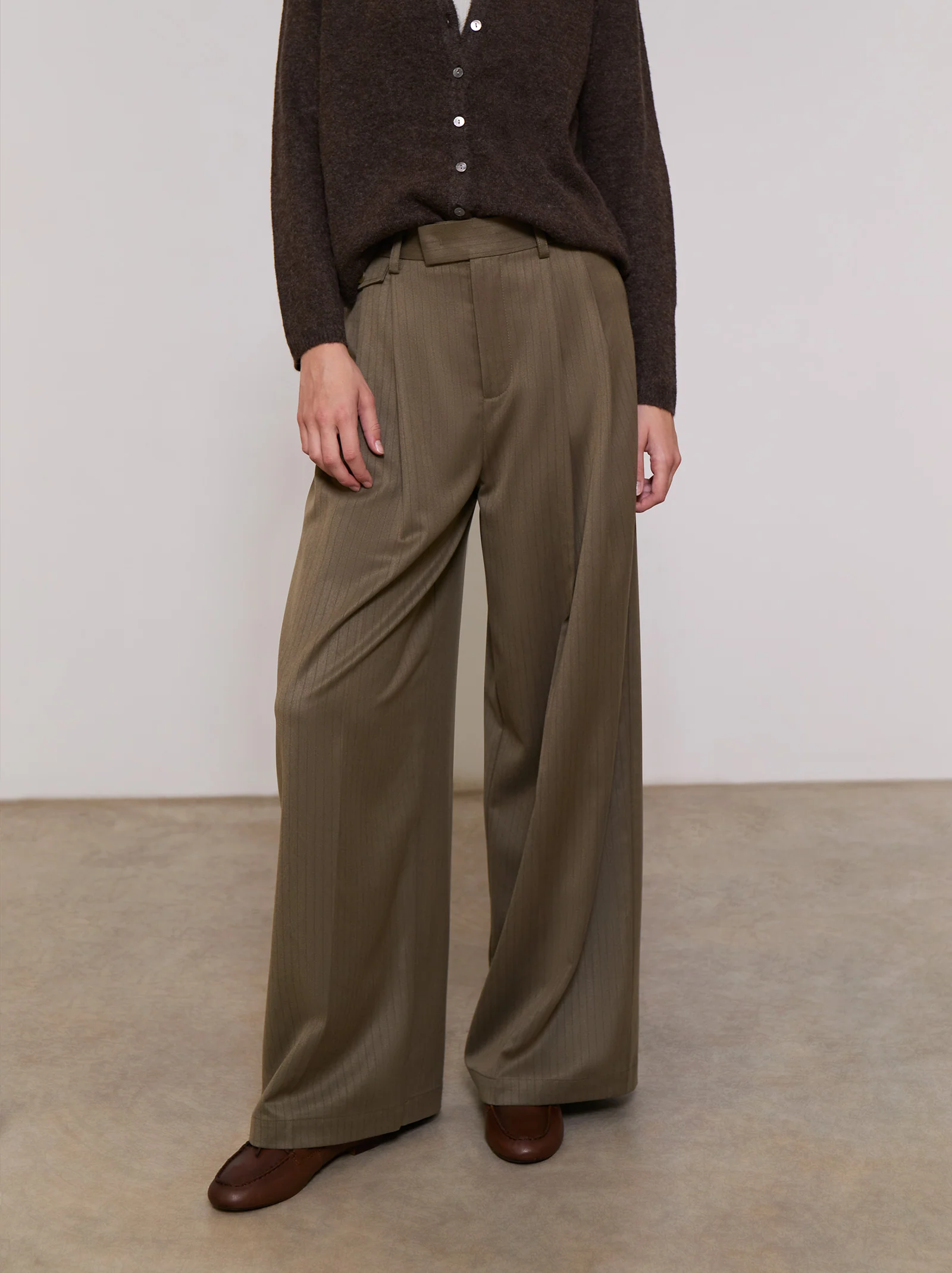 Pantalón fluido pinzas - ULK Emma - Image 3