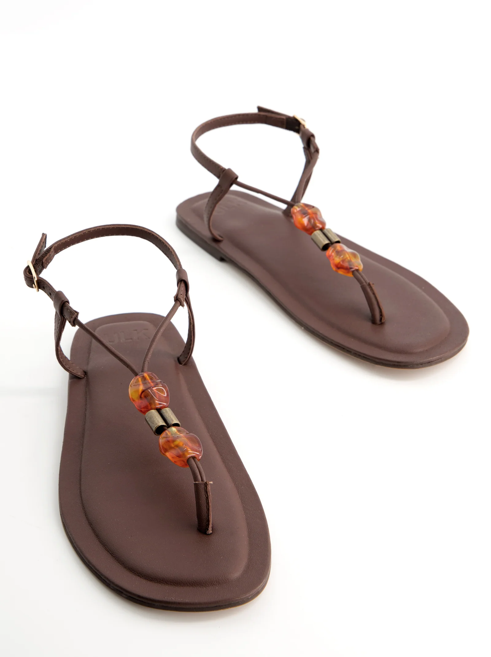 Sandalias de piel con cuentas - Arena - Image 2