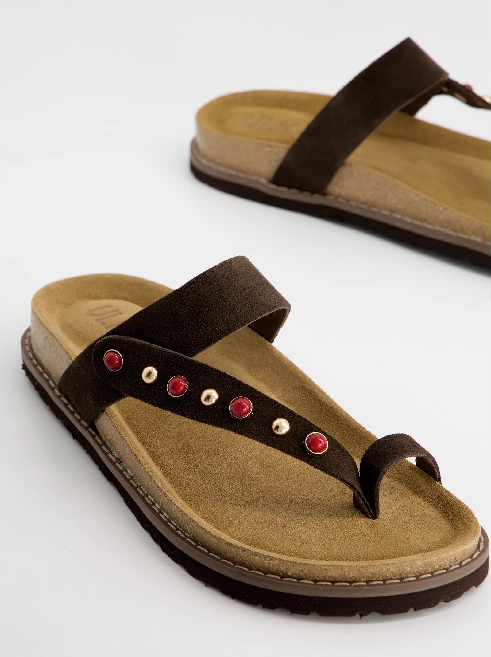Sandalias en ante con detalles ornamentales - Kaia - Image 5