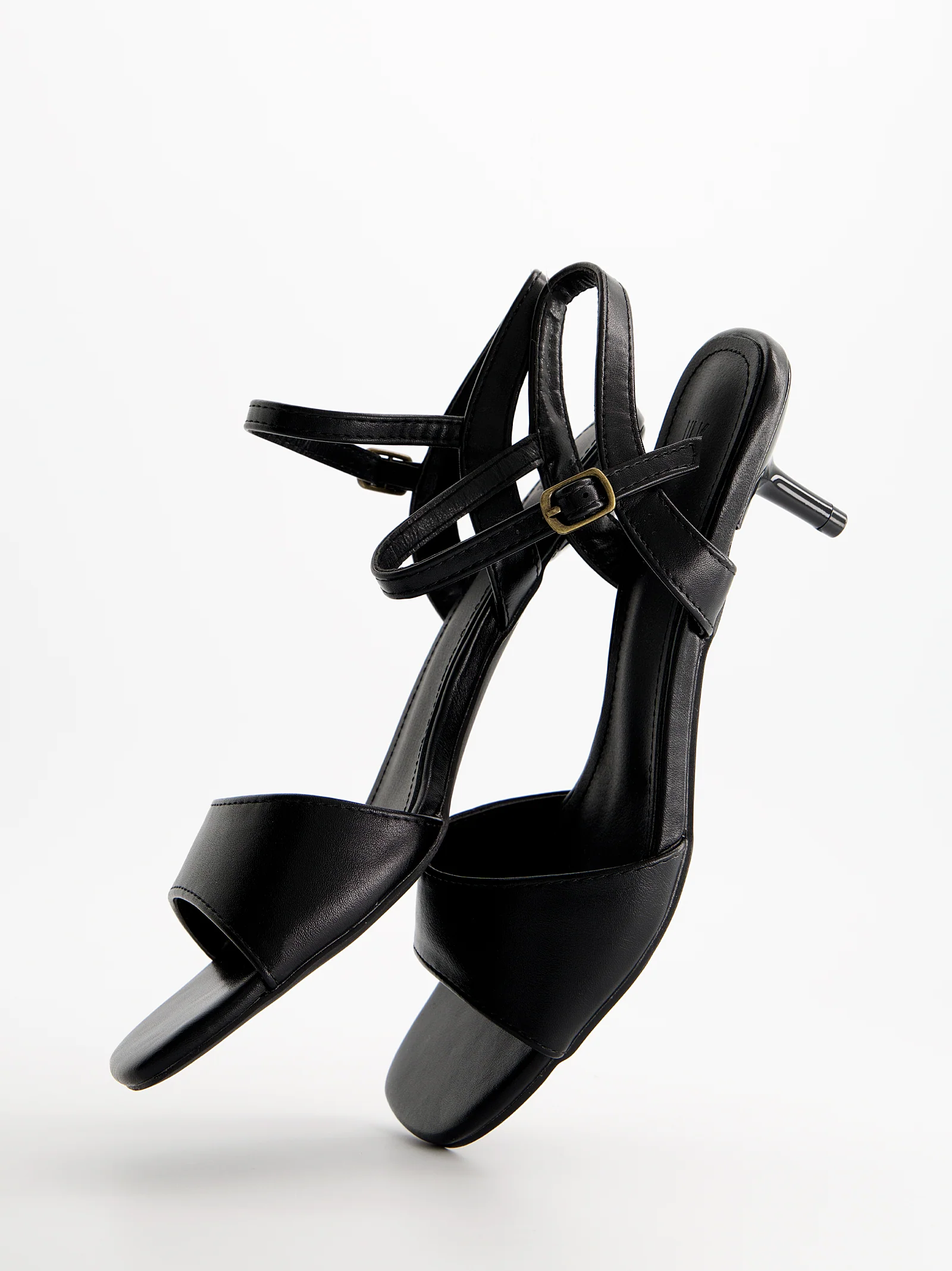 Sandalias negras tacón bajo - Partty - Image 3