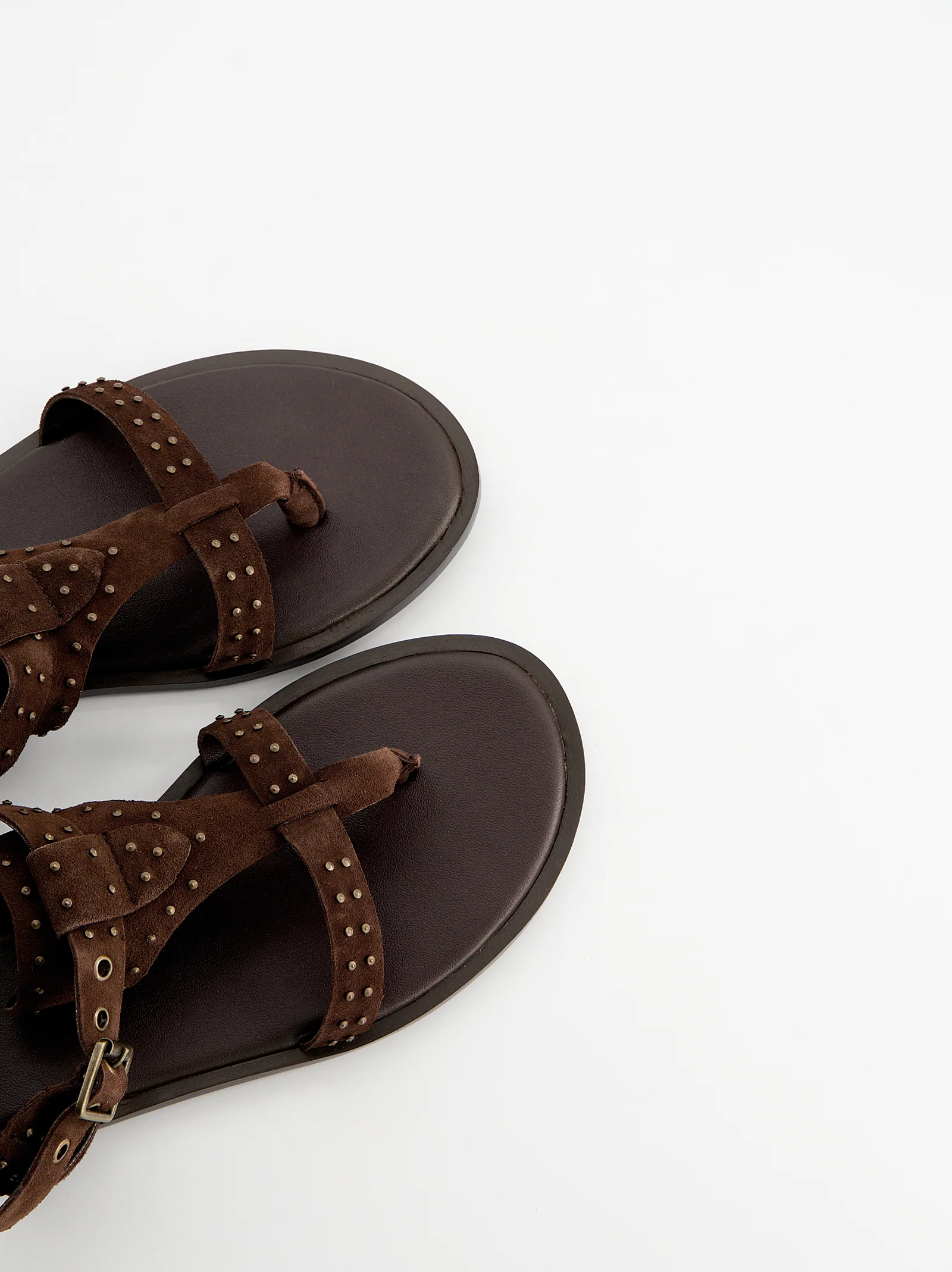 Sandalias planas de ante con tachas - Tine - Image 3