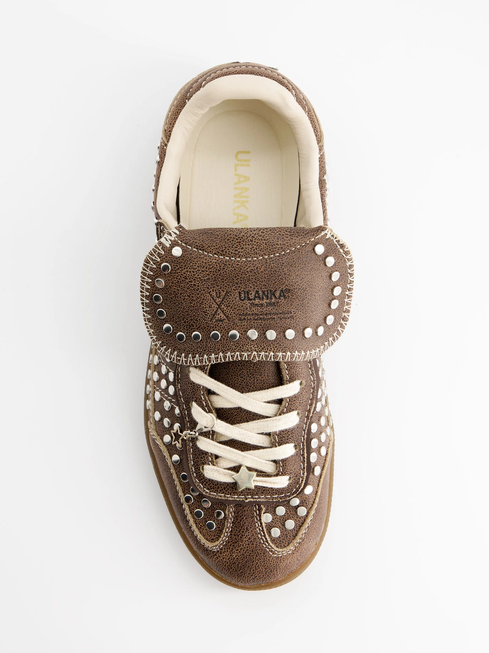 Zapatillas marrones con tachuelas - Chile - Image 2