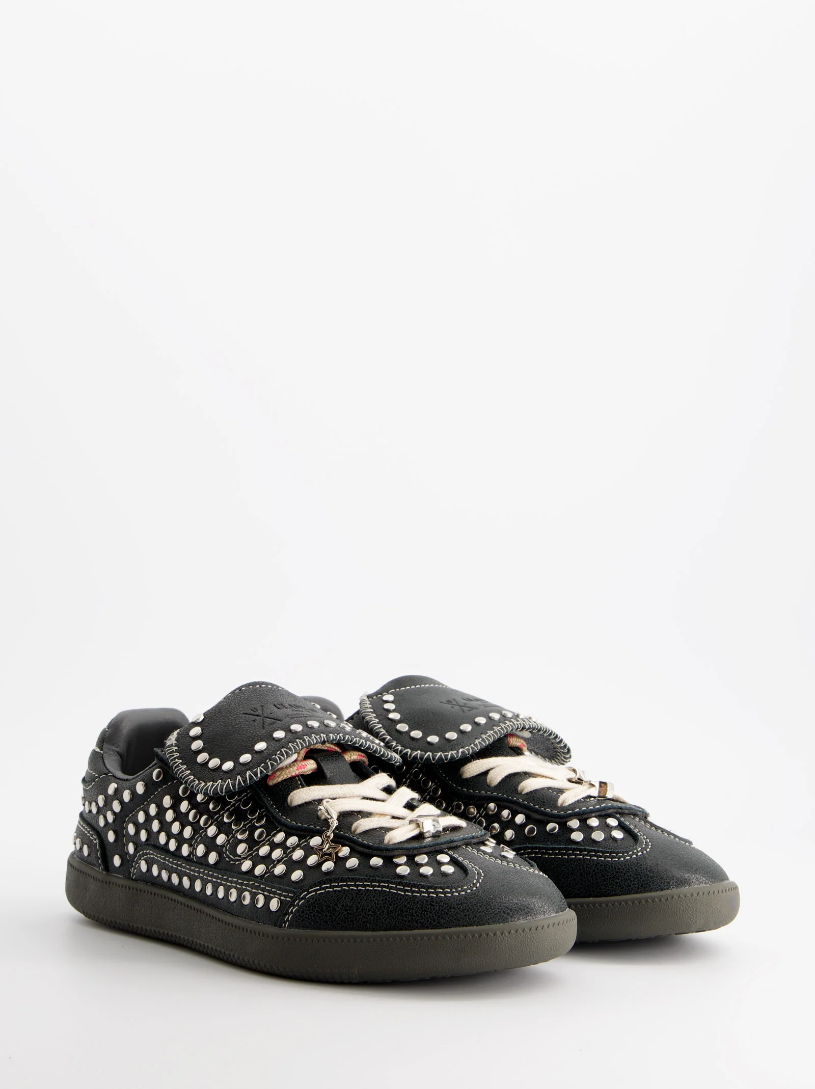 Zapatillas negras con tachuelas - ULK Chile - Image 4