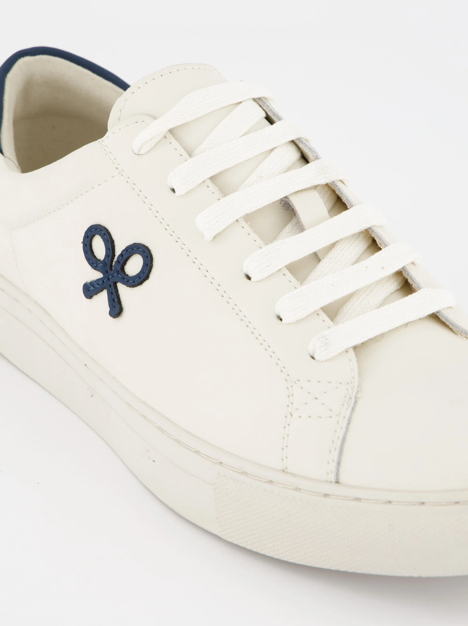 Zapatillas blancas clásicas Silbon - Image 4