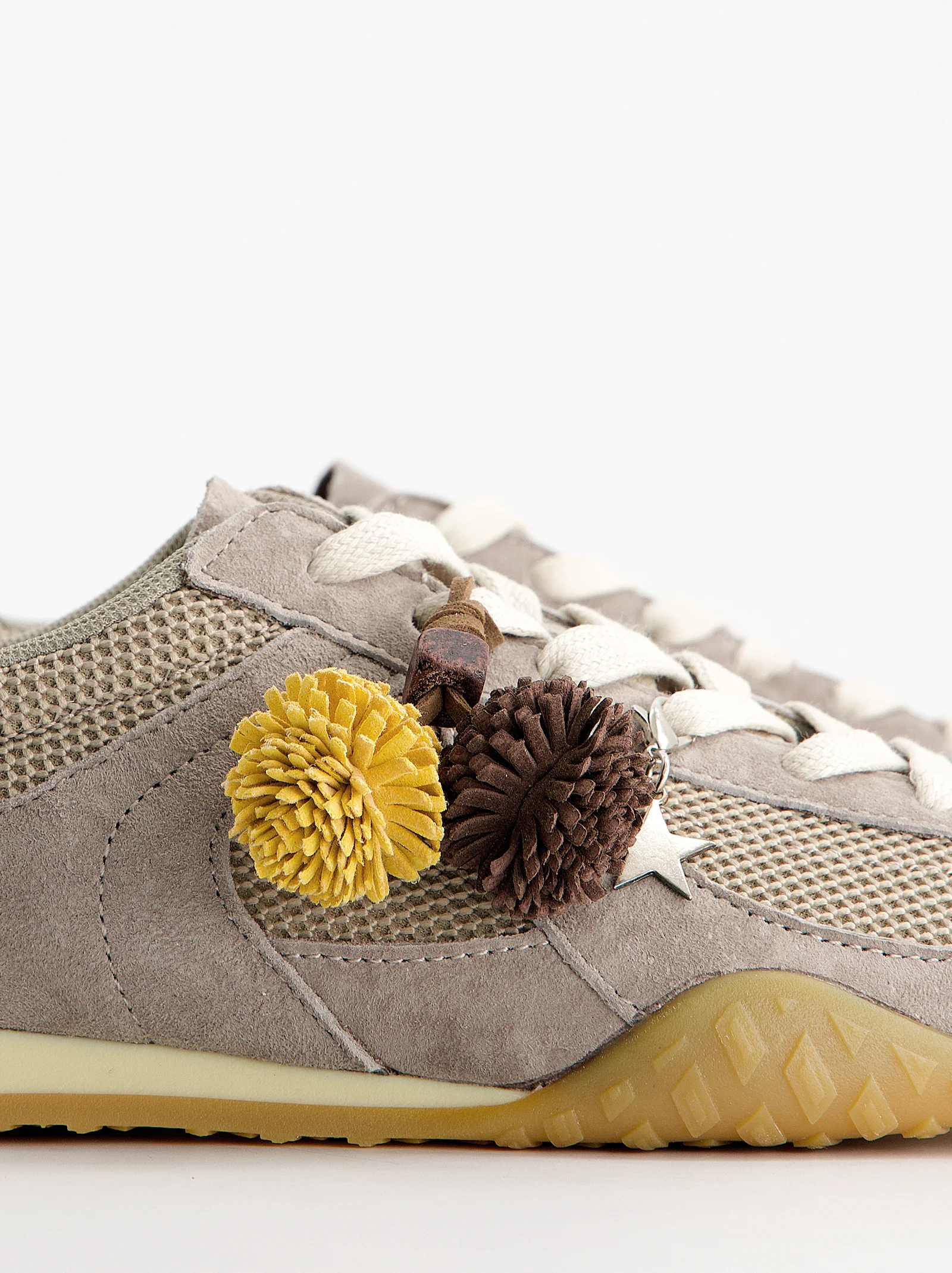 Zapatillas de ante transpirables con charms - Sendai - Image 4