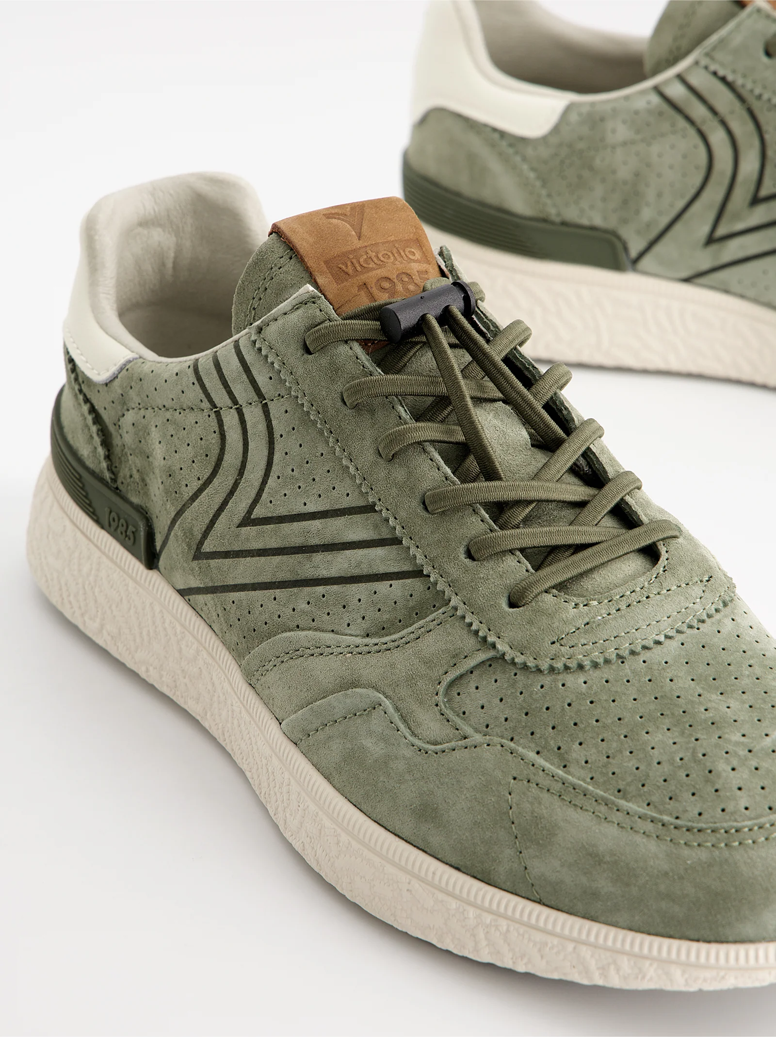 Zapatillas deportivas en ante Victoria Anima - Image 3