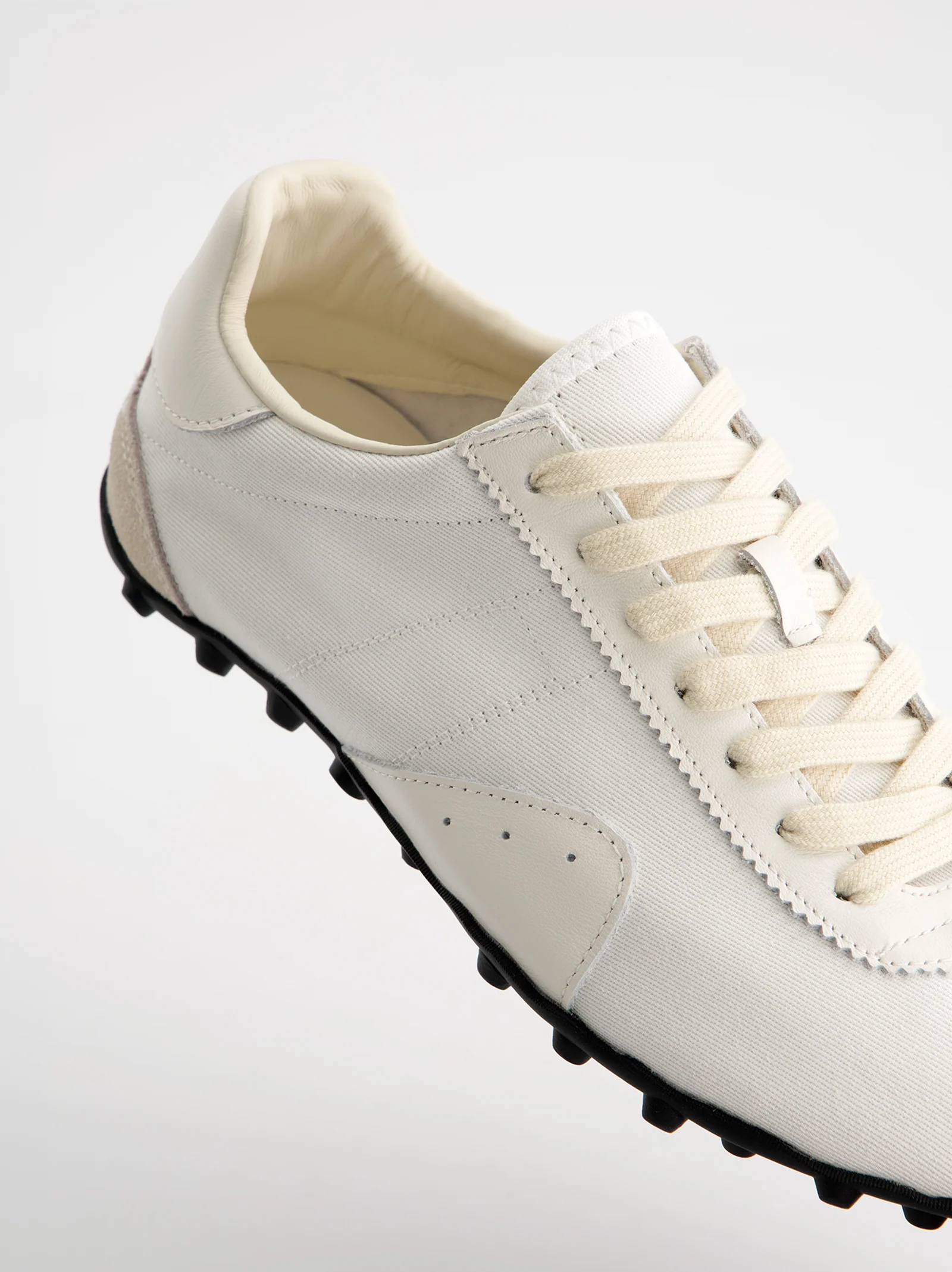 Zapatillas deportivas retro blancas - Novatta - Image 2